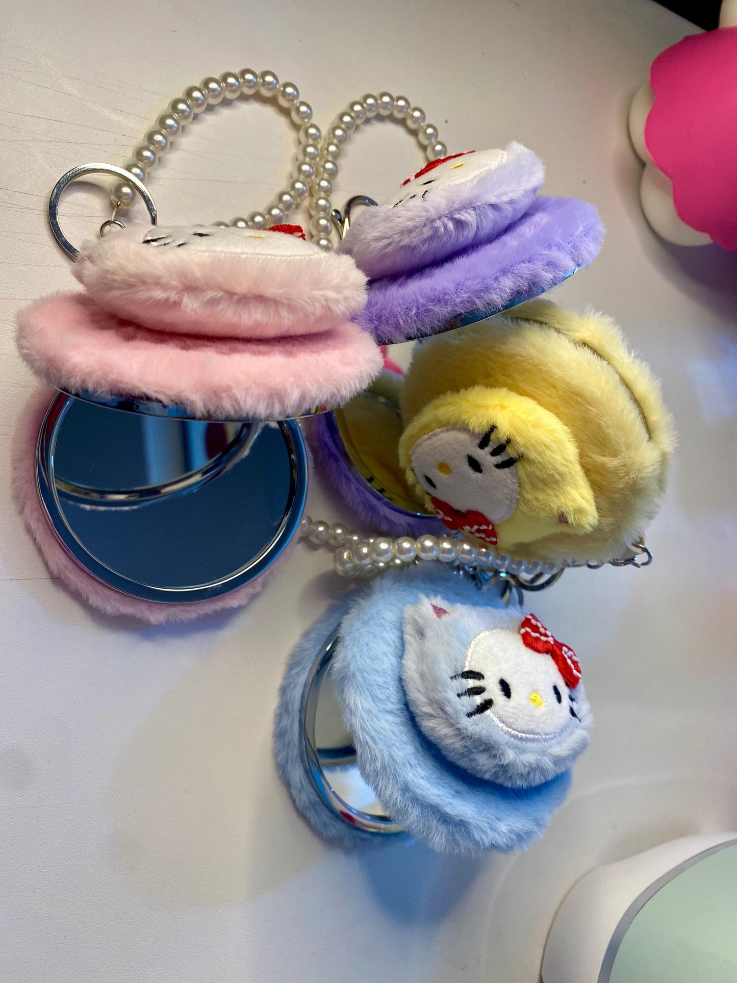 ESPELHO PELUCIA HELLO KITTY CHAVEIRO