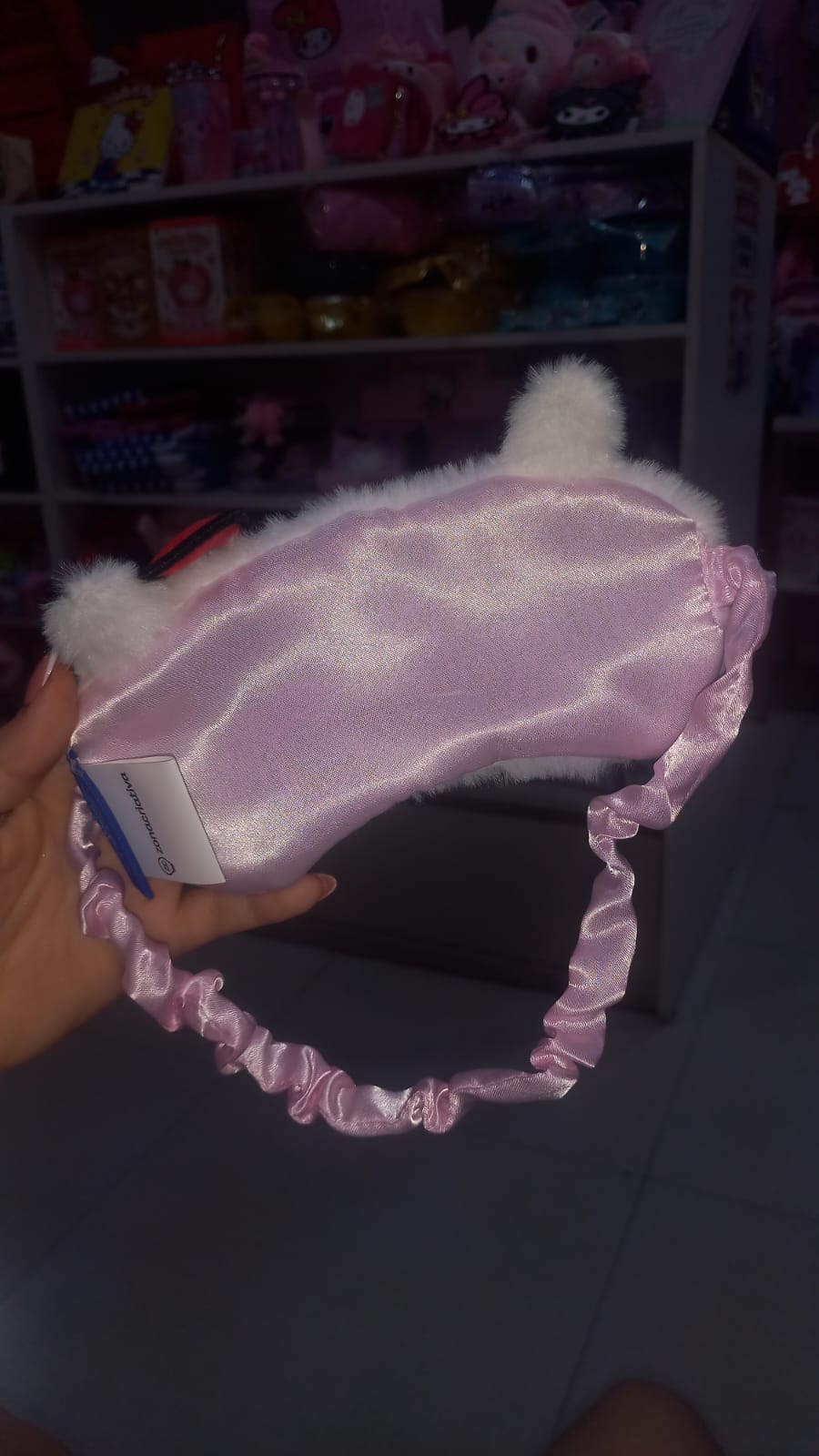 TAPA OLHO HELLO KITTY PELUDINHA DE CETIM