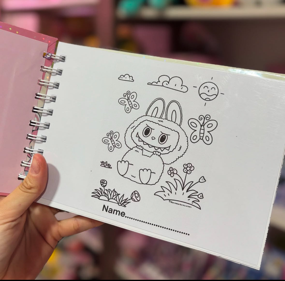LIVRO DE COLORIR LABUBU