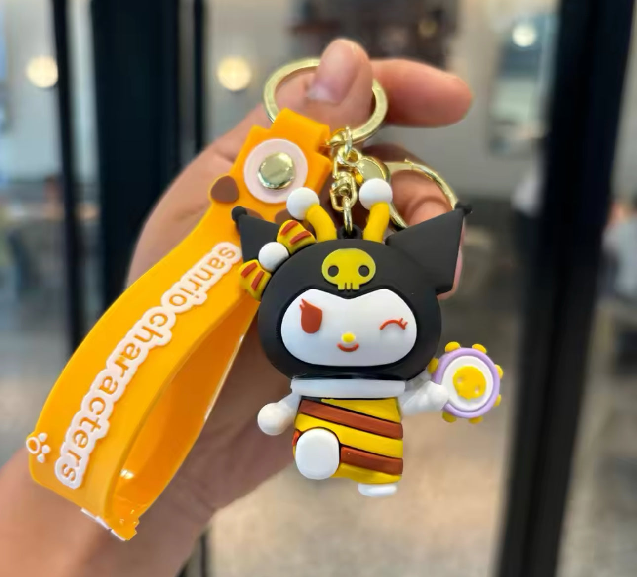 CHAVEIROS HELLO KITTY E AMIGOS ABELHINHAS 🐝❤️