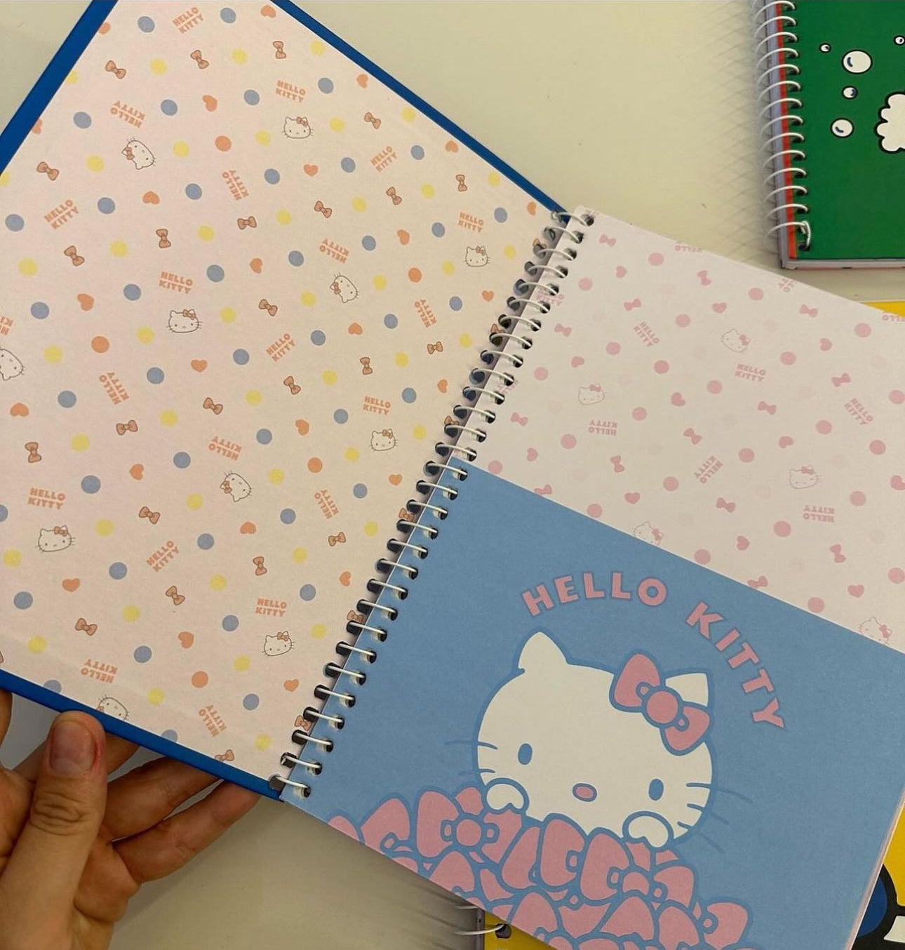 CADERNO UNIVERSITÁRIO HELLO KITTY