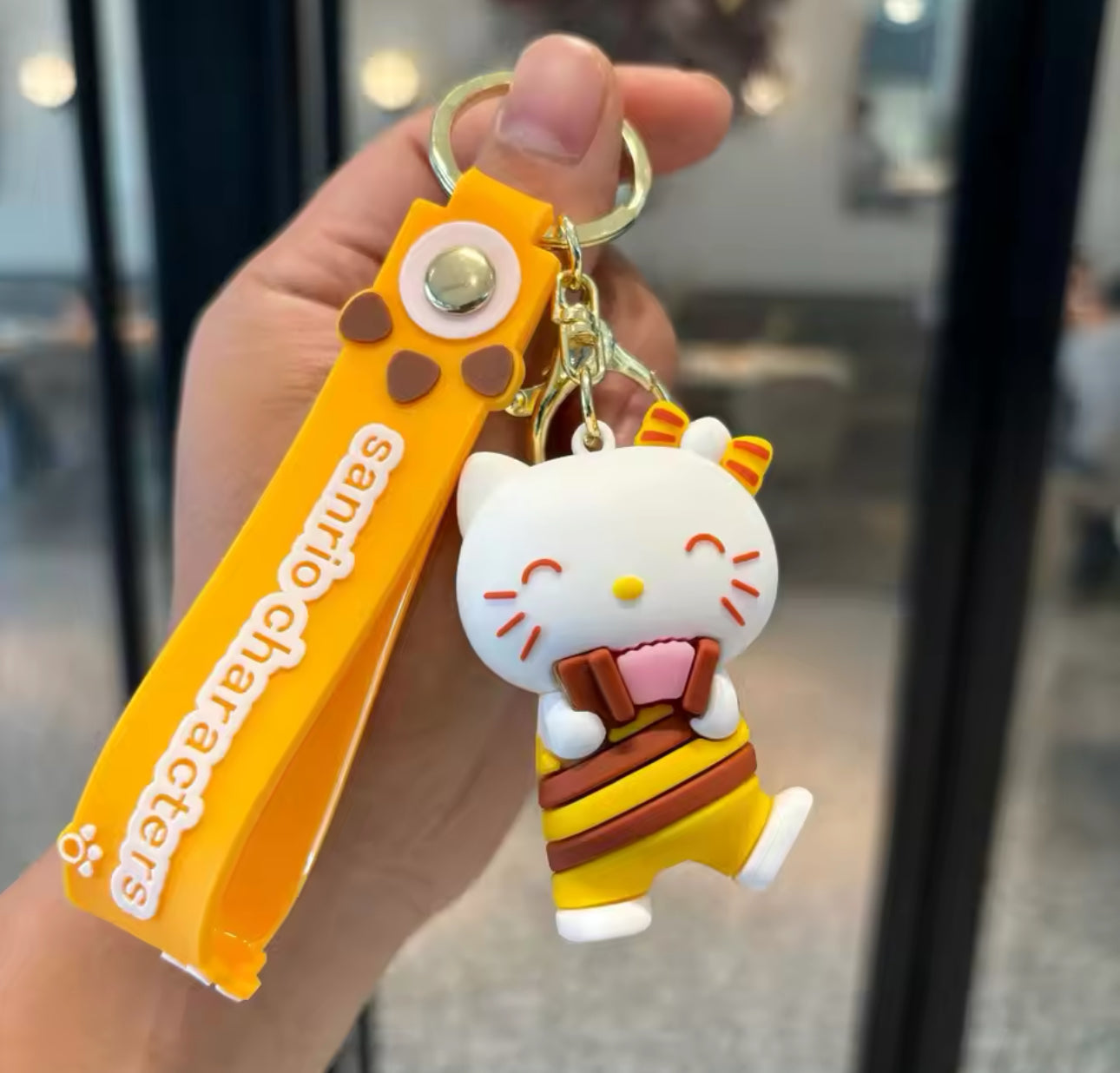 CHAVEIROS HELLO KITTY E AMIGOS ABELHINHAS 🐝❤️
