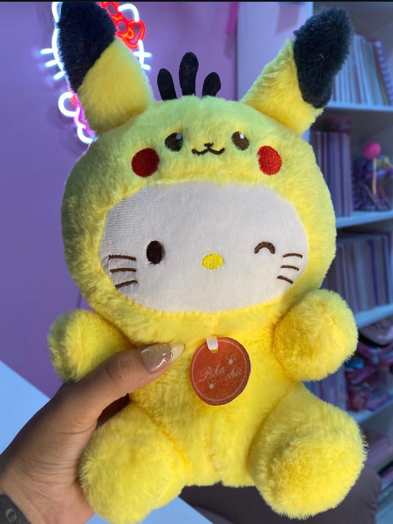 PELUCIA PIKACHU E HELLO KITTY