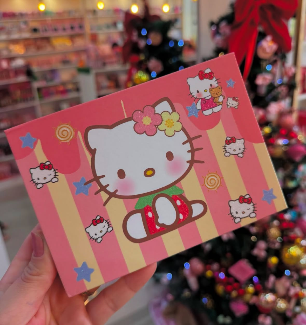 PALETA HELLO KITTY DE BLUSA E ILUMINADOR com espelho.
