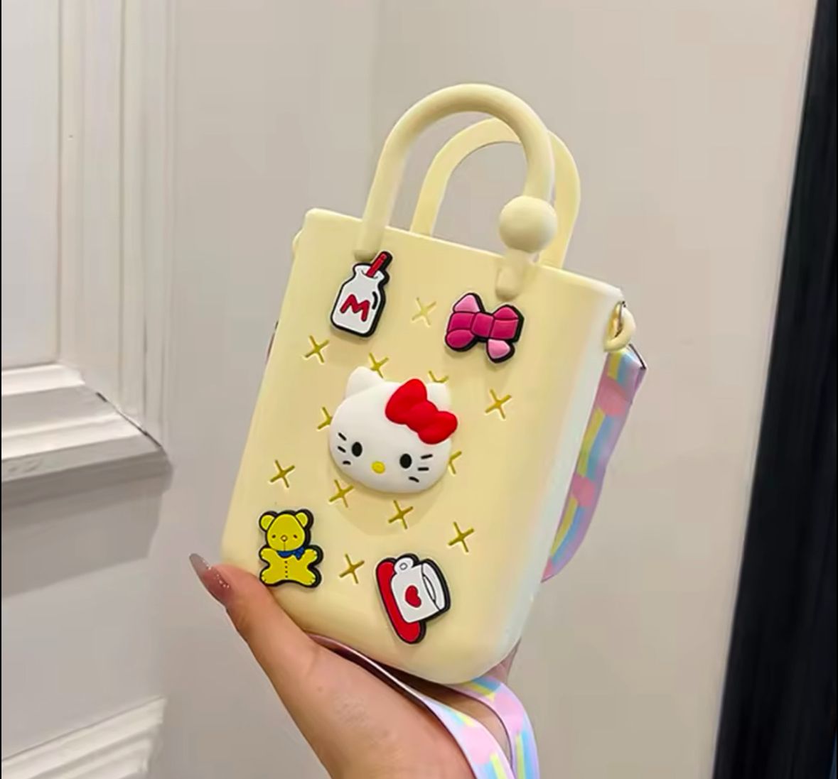 SANRIO BAGS PINS