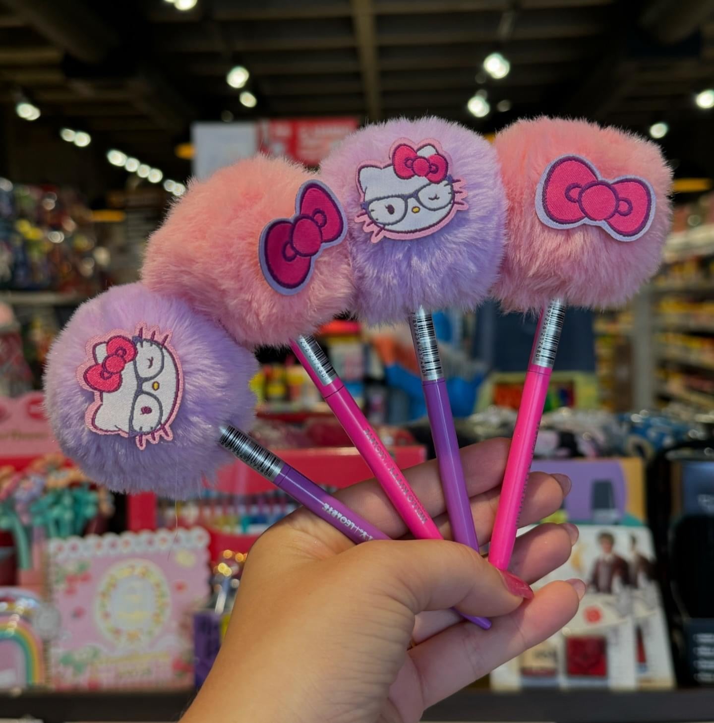 CANETA POMPOM NOVA COLEÇÃO HK