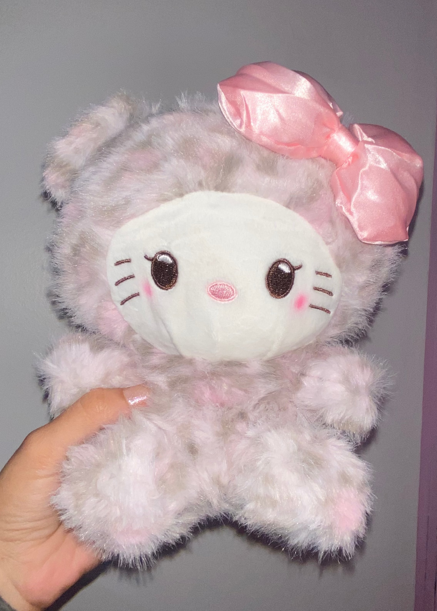 PELÚCIA DE ONCINHA HELLO KITTY 30Cm