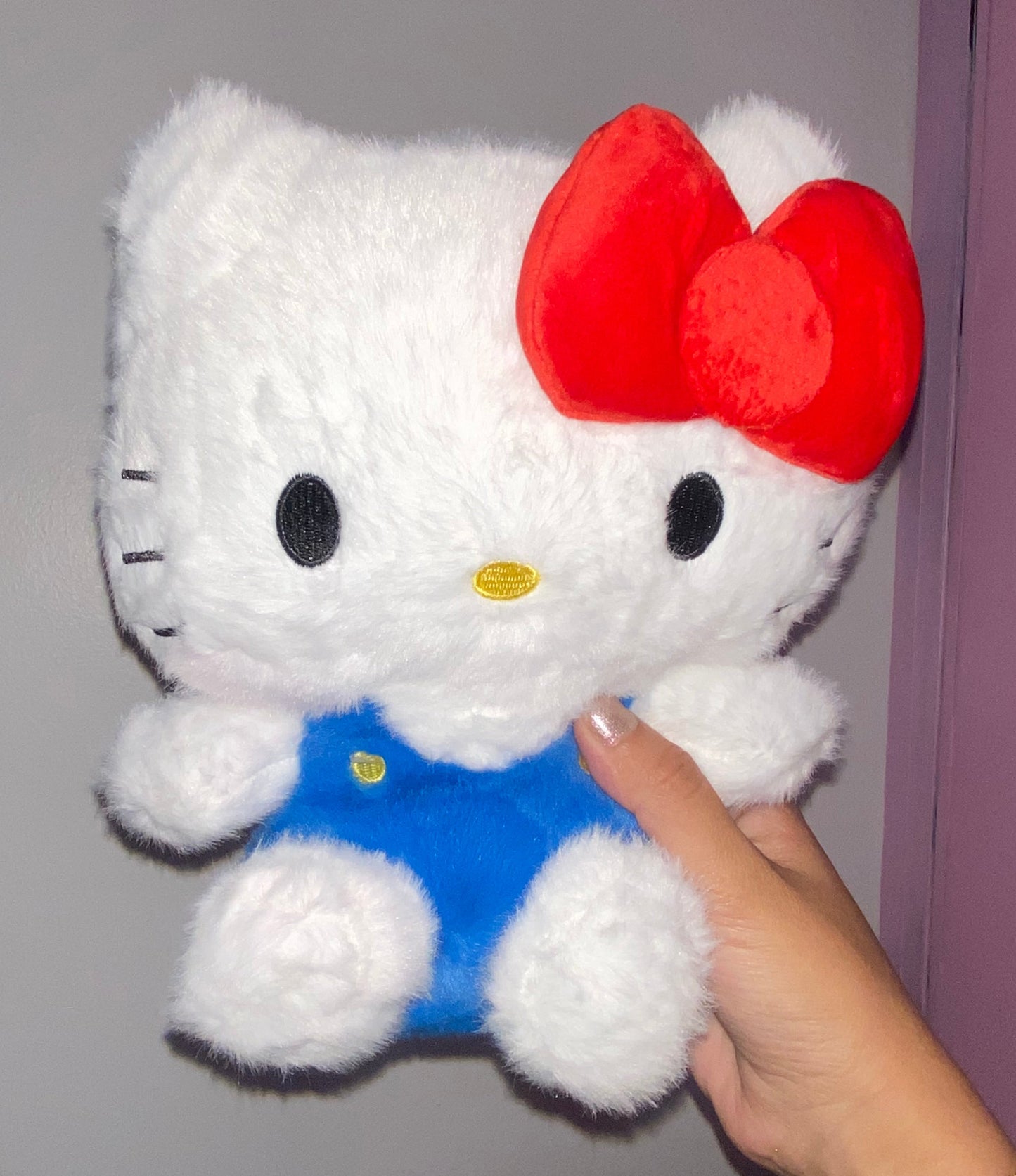 PELÚCIA HELLO KITTY TRADICIONAL