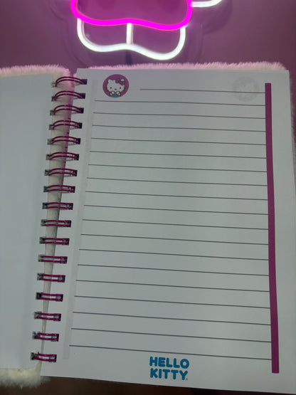 CADERNO PELÚCIA HELLO KITTY