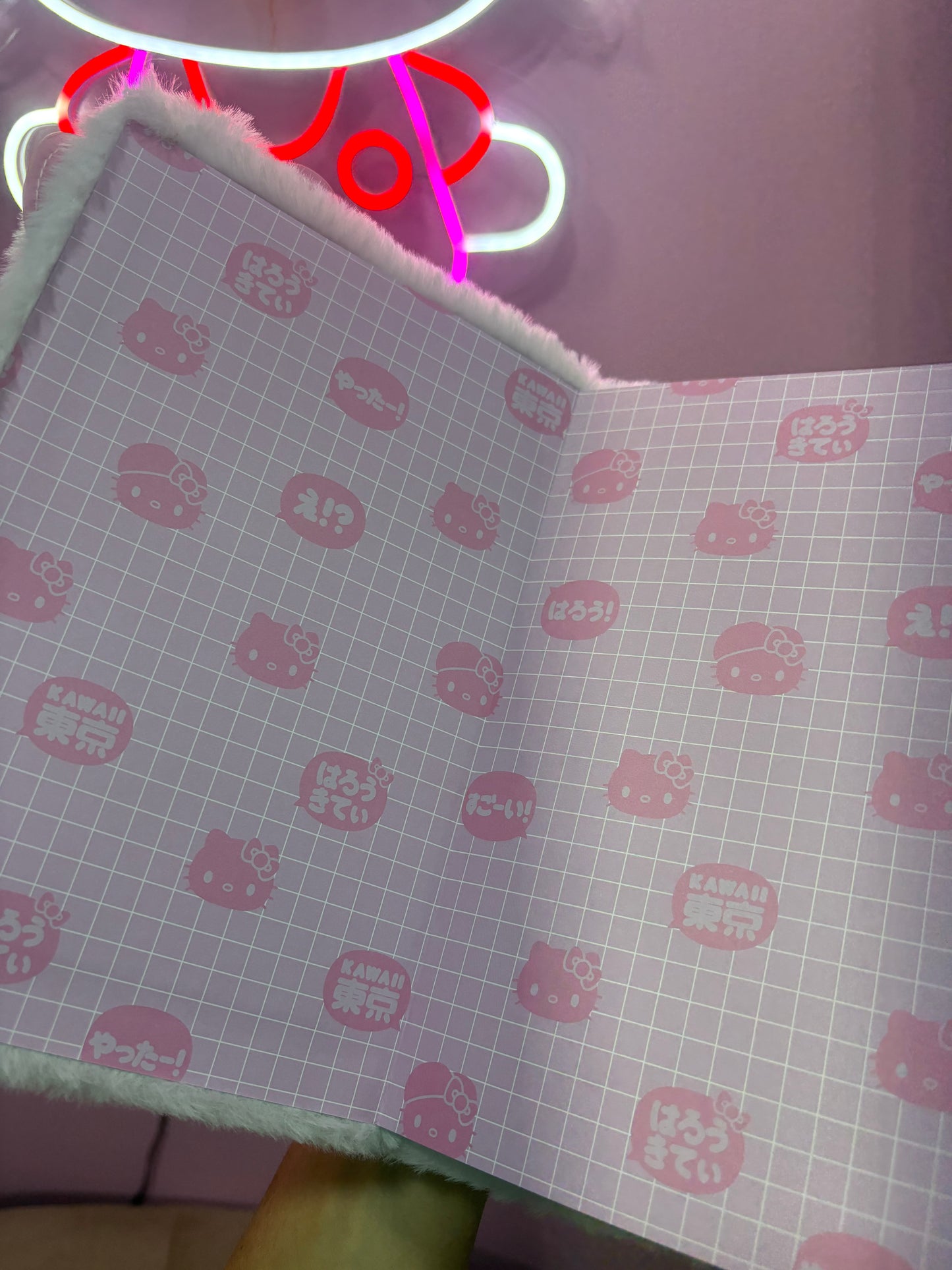 CADERNO PELÚCIA HELLO KITTY