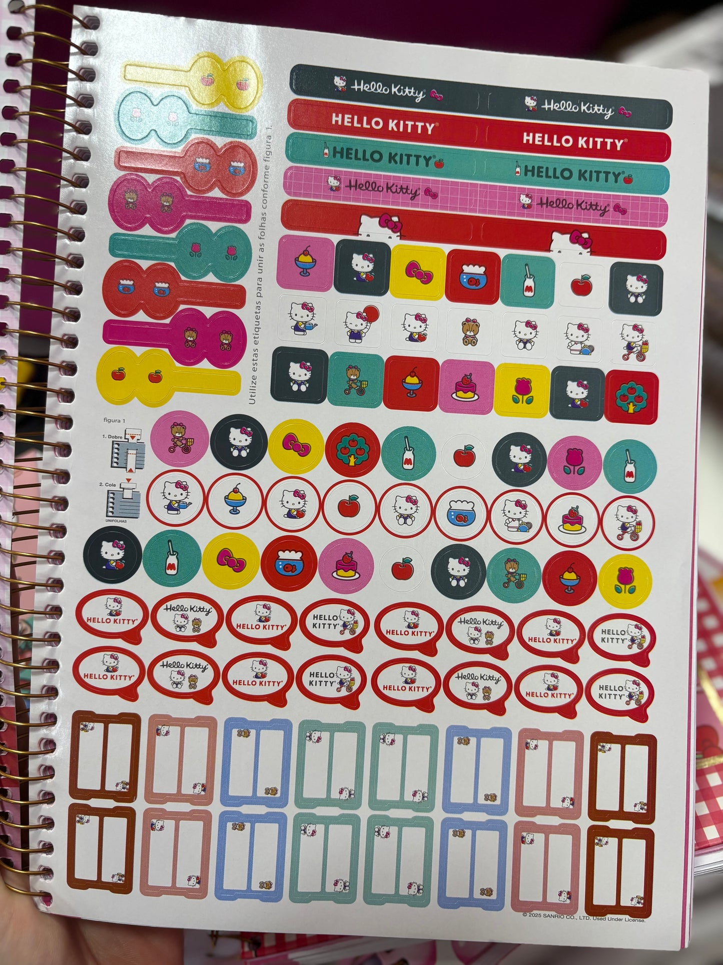 CADERNO HELLO KITTY 10 MATÉRIAS CAPA 2026