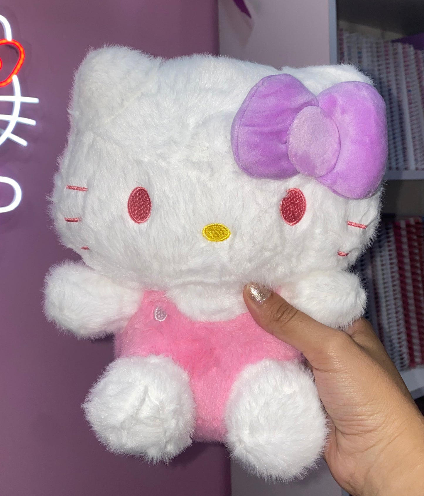 PELÚCIA HELLO KITTY TRADICIONAL