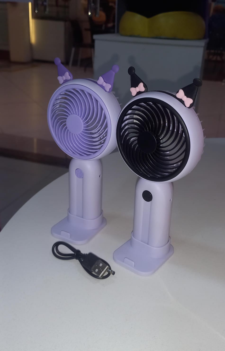 VENTILADOR PORTÁTIL REGARREGAVEL E COM SUPORTE KUROMI