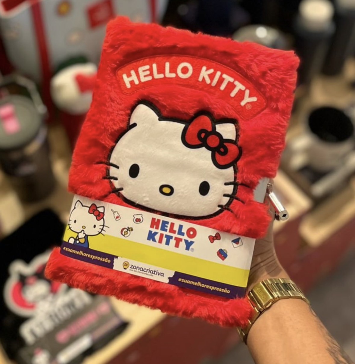 DIÁRIO PELÚCIA HELLO KITTY COM CADEADO