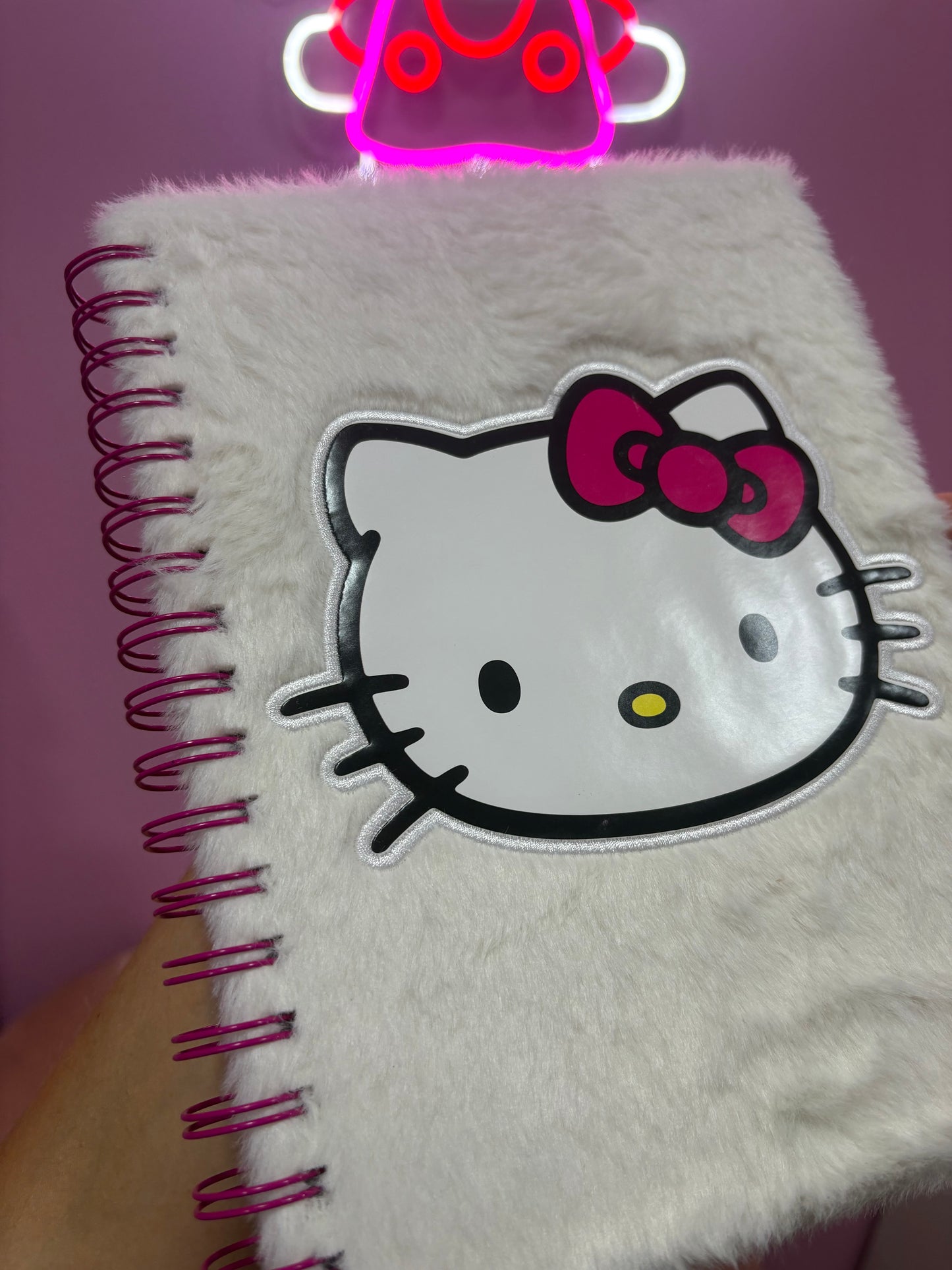 CADERNO PELÚCIA HELLO KITTY