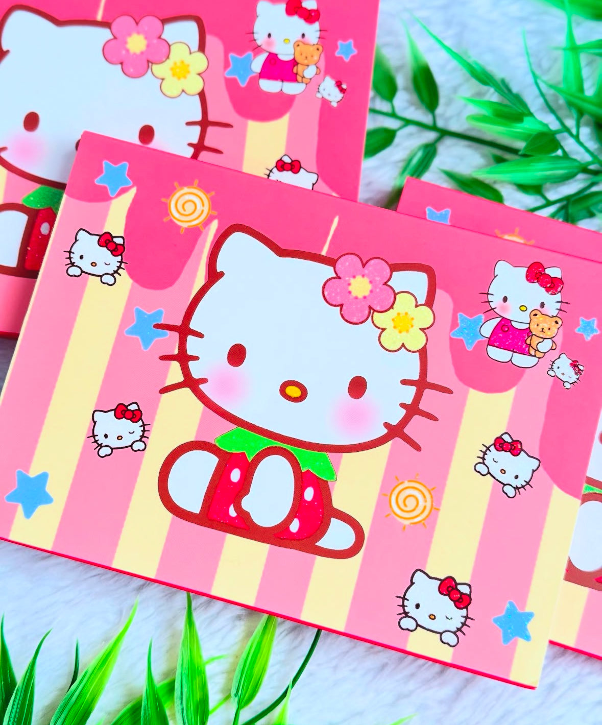 PALETA HELLO KITTY DE BLUSA E ILUMINADOR com espelho.