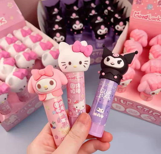 COLA EM BASTÃO HELLO KITTY