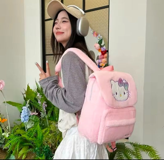 MOCHILA HELLO KITTY PELÚCIA